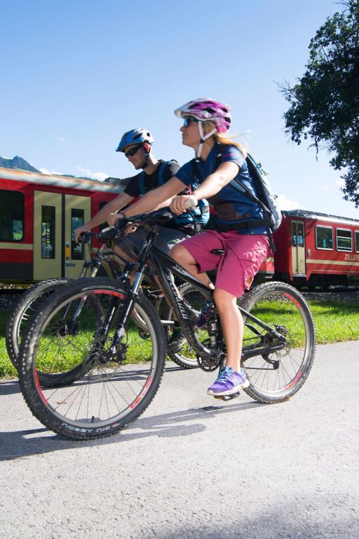 Unterwegs mit dem Mountainbike ©Domenico Galizia